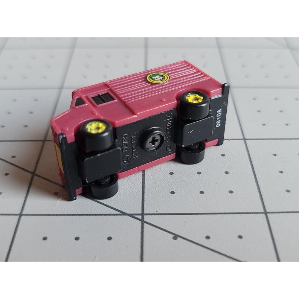 Ertl 1989 DC Comics Batman Joker Van Truck Micro Machine Size 1.5" - Picture 4 of 4